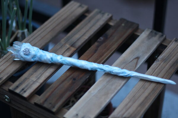 Ice Queen<br><br>Blue Crystal Magick Wand - Image 3